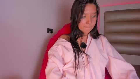 Mia online show from April 2026 06:19:01 AM