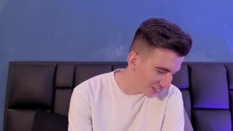 mikael online show from January 2026 02:15:01 AM