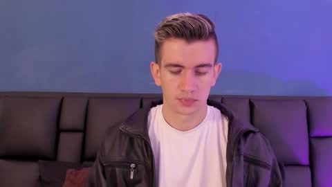 mikael online show from February 2026 04:00:02 AM