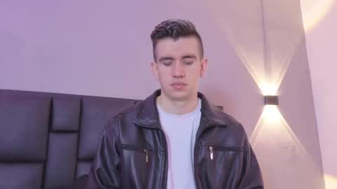 mikael online show from April 2026 04:19:01 AM