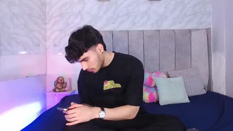 Mike online show from January 2025 09:43:02 PM