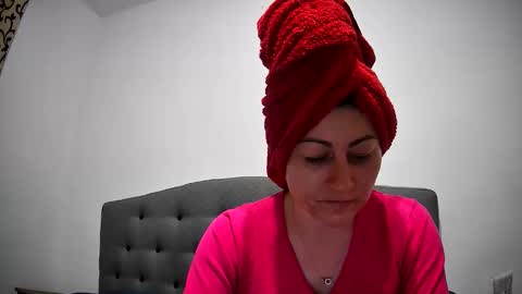 Mikyloveu online show from March 2026 03:48:01 PM