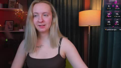 mila_glow online show from April 2026 09:39:33 PM