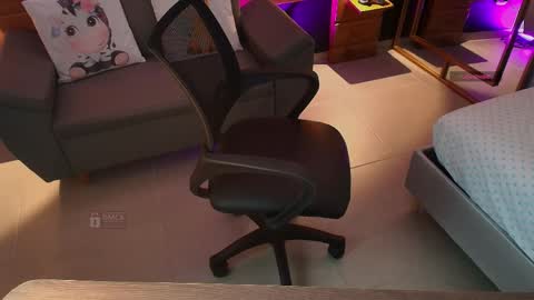 Milena  online show from April 2026 11:07:02 AM