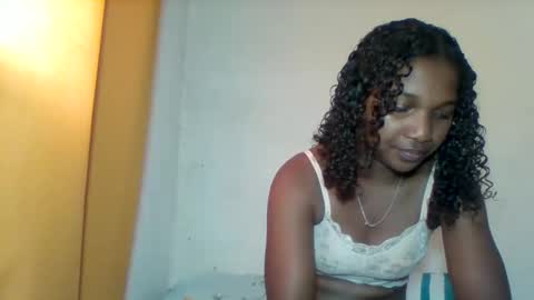 mila_lunah online show from April 2026 07:49:01 AM