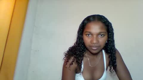 mila_lunah online show from April 2026 09:27:01 AM
