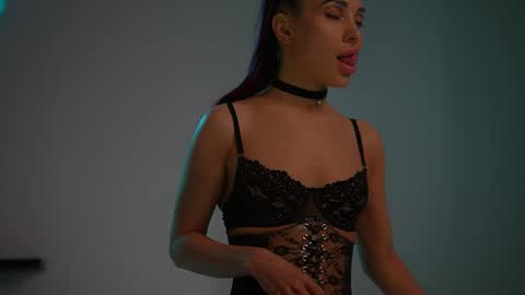 mila may  online show from May 2026 04:28:02 AM