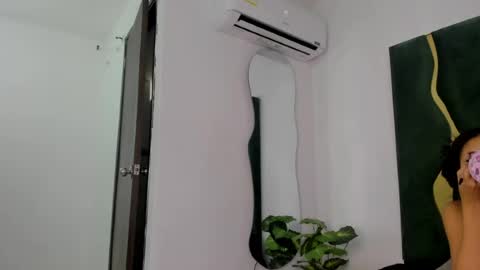 mila_petiteasm online show from June 2026 12:20:01 PM