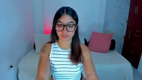Snapshot of mila_rose1 chatting on April 2026 01:52:02 AM martina online show from April 2026 01:52:02 AM