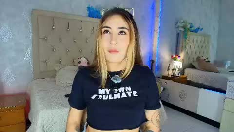 Snapshot of mila_smirnovavk chatting on June 2026 04:00:01 AM MILA online show from June 2026 04:00:01 AM