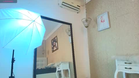 miladiosa online show from December 2025 12:10:02 PM