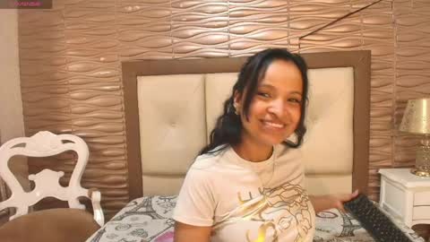 miladiosa online show from April 2026 01:04:02 PM