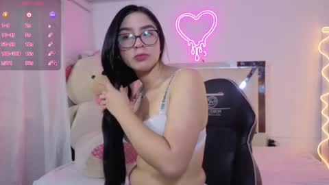 Snapshot of milah_tay chatting on June 2026 11:37:02 AM milah_tay online show from June 2026 11:37:02 AM