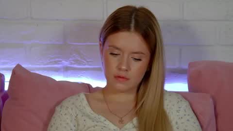 MilanaBalmain online show from April 2026 07:58:02 PM