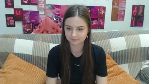 Snapshot of milanaroz chatting on June 2026 12:44:02 PM milanaroz online show from June 2026 12:44:02 PM