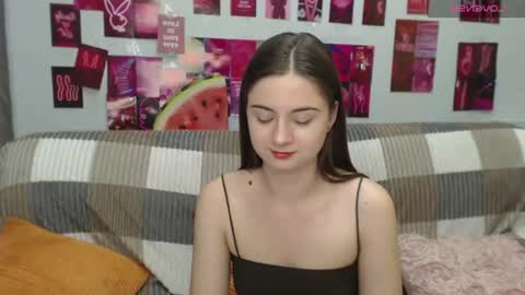 Snapshot of milanaroz chatting on July 2026 04:44:01 PM milanaroz online show from July 2026 04:44:01 PM