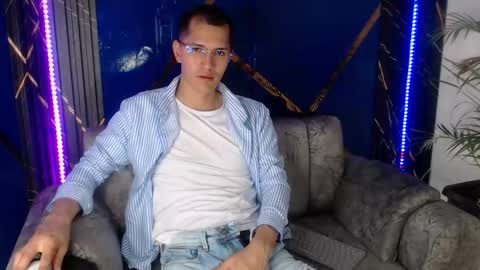 milandavid1 online show from March 2026 06:14:01 PM