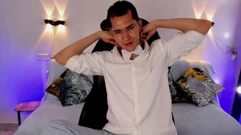 milandavid1 online show from March 2026 06:31:01 PM