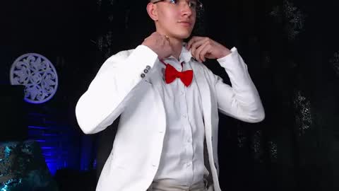 milandavid1 online show from April 2026 06:23:01 PM