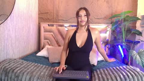 Snapshot of milenka_5 chatting on April 2026 08:14:01 PM Milenka online show from April 2026 08:14:01 PM