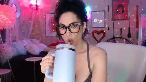 Milf Lacey online show from March 2025 04:56:02 PM