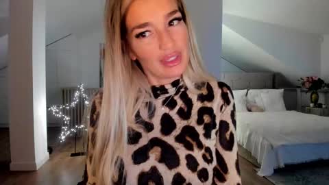 Ingrid online show from December 2025 12:50:02 AM