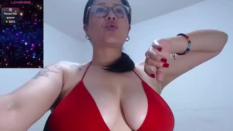 Snapshot of milfcamila367608 chatting on November 2025 05:18:02 AM camila online show from November 2025 05:18:02 AM