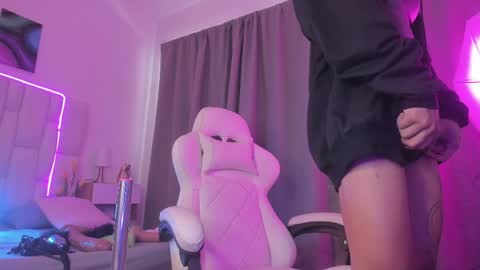 Michelle  online show from April 2026 08:13:02 PM