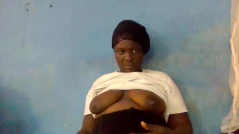 Snapshot of milkyebony254 chatting on September 2025 08:05:01 AM milkyebony254 online show from September 2025 08:05:01 AM