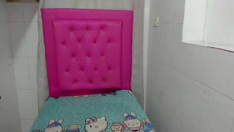 milkyway_18 online show from April 2026 02:04:02 PM