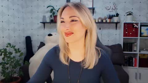 Snapshot of millaxqueen chatting on March 2026 05:40:02 AM MillaXQueen online show from March 2026 05:40:02 AM