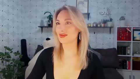 MillaXQueen online show from April 2026 03:04:01 PM