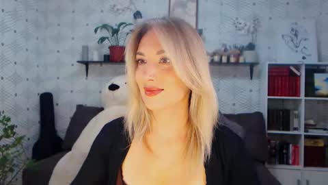 MillaXQueen online show from May 2026 01:39:01 PM