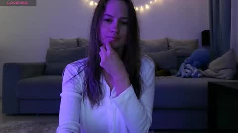 milly_browski online show from October 2025 03:35:02 PM