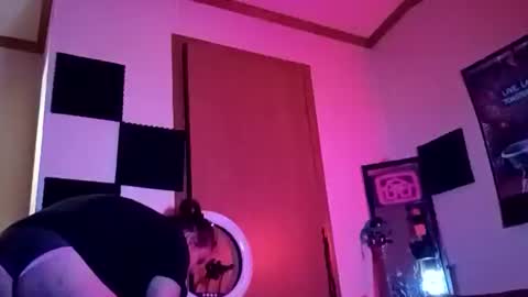 mindyourvib3z online show from June 2026 09:14:01 AM