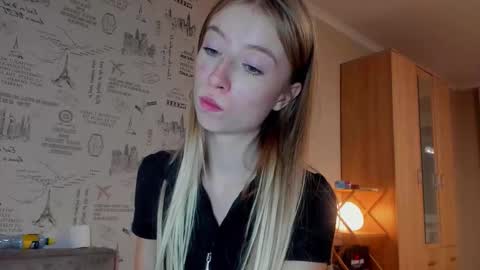 Snapshot of minidiva_ chatting on September 2025 08:53:02 PM Amelia online show from September 2025 08:53:02 PM