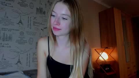 Snapshot of minidiva_ chatting on September 2025 06:21:01 PM Amelia online show from September 2025 06:21:01 PM