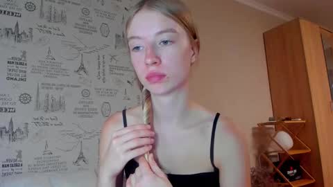 Snapshot of minidiva_ chatting on September 2025 05:05:02 PM Amelia online show from September 2025 05:05:02 PM