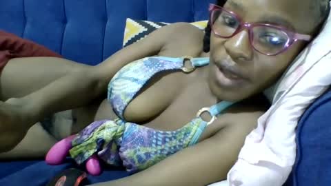 Snapshot of minlavine chatting on July 2026 09:04:01 AM minlavine online show from July 2026 09:04:01 AM