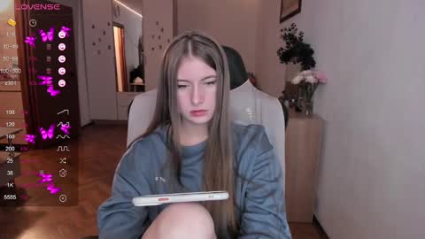 Lisa online show from February 2025 01:52:02 PM