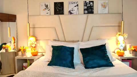 miss__ary_ online show from October 2025 12:41:02 PM