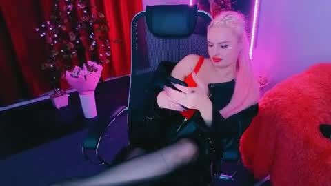 miss_alice_silver online show from April 2026 06:14:02 PM