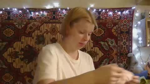 Elis online show from September 2025 12:20:01 PM