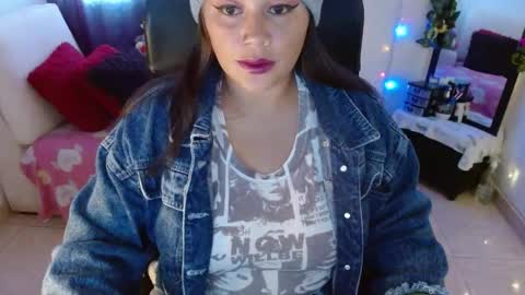 Miss Evoleth online show from April 2026 06:43:01 PM