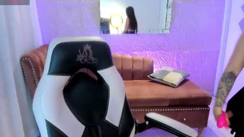 Snapshot of miss_isabella_m chatting on June 2026 01:01:02 PM Isabella online show from June 2026 01:01:02 PM