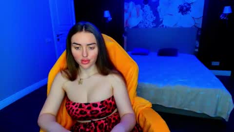 miss_kiten online show from June 2026 08:34:01 PM