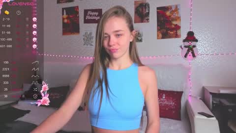 Snapshot of miss_sweetbb chatting on March 2026 03:27:01 PM Bella online show from March 2026 03:27:01 PM