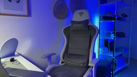 misslalii online show from April 2026 06:47:01 PM