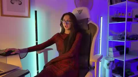 misslalii online show from July 2026 01:48:02 PM