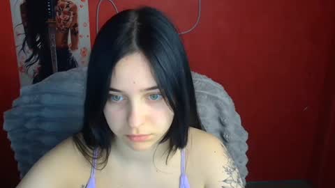 Mia online show from April 2026 12:14:01 PM